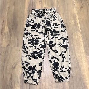 SHEIN size S pants